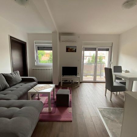 Dom Apartmani كراغوييفاك المظهر الخارجي الصورة