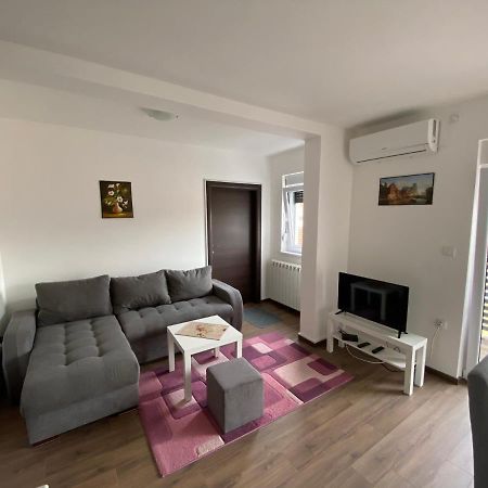 Dom Apartmani كراغوييفاك المظهر الخارجي الصورة